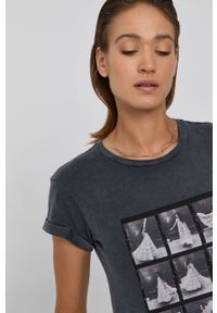 AllSaints - T-shirt bawełniany. Okazja: na co dzień. Kolor: szary. Materiał: bawełna. Wzór: nadruk. Styl: casual #3
