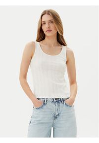 Pieces Top Fia 17155482 Biały Slim Fit. Kolor: biały. Materiał: bawełna #1