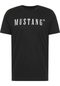 Mustang - MUSTANG Style Alex C LOGO Tee MĘSKI T-SHIRT KOSZULKA NADRUK Black 1013221 4142. Okazja: na imprezę, na randkę, na co dzień. Materiał: jeans, bawełna, skóra. Wzór: nadruk. Sezon: lato. Styl: klasyczny, casual, elegancki, sportowy #2