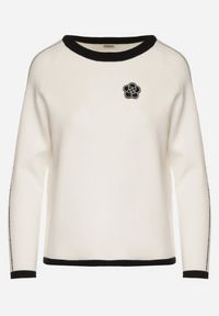 Born2be - Biały Sweter Ozdobiony Paskami i Aplikacją Tusanne. Okazja: na co dzień. Kolor: biały. Materiał: jeans. Wzór: aplikacja. Styl: casual, elegancki #3