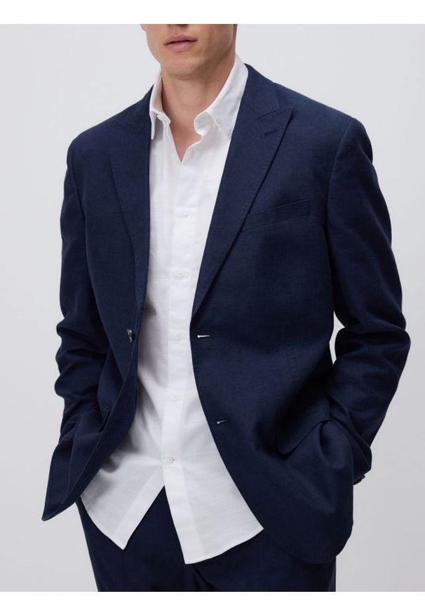 Reserved - Marynarka regular fit z lnem - granatowy. Kolor: niebieski. Materiał: len