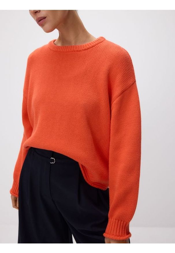 Reserved - Sweter oversize - pomarańczowy. Kolor: pomarańczowy. Materiał: dzianina, bawełna