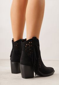 Renee - Czarne Ażurowe Botki Typu Kowbojki na Stożku Ozdobione Frędzlami Pentora. Kolor: czarny. Materiał: jeans. Wzór: aplikacja, ażurowy. Obcas: na stożku #6