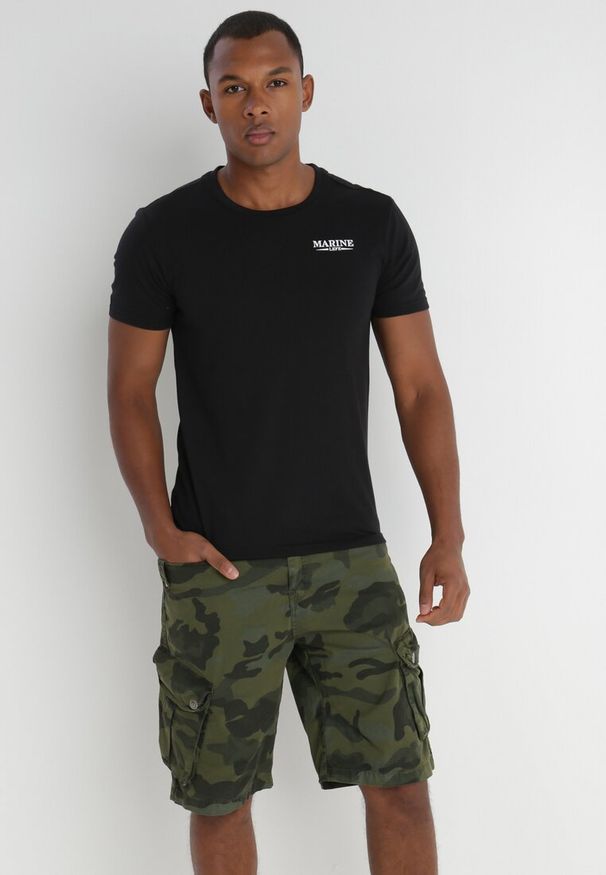 Born2be - Zielone Szorty Delile. Kolor: zielony. Materiał: bawełna, materiał. Wzór: aplikacja, moro