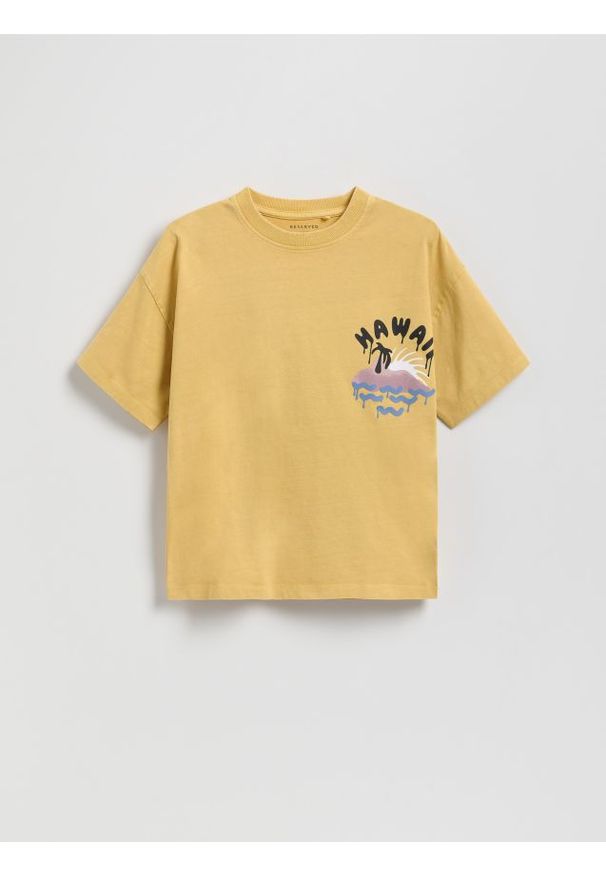 Reserved - T-shirt oversize z nadrukiem - kremowy. Kolor: kremowy. Materiał: bawełna. Wzór: nadruk