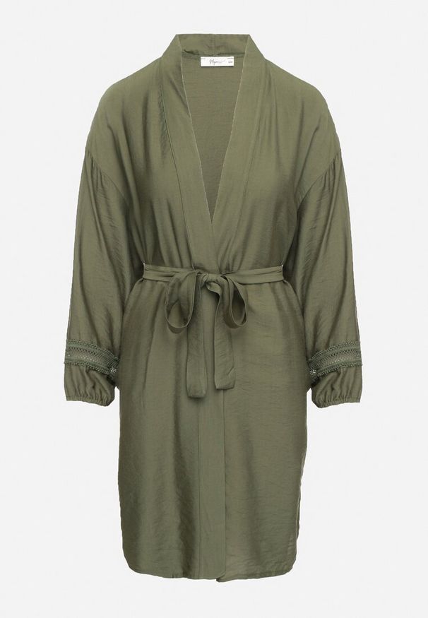 Born2be - Zielona Wiskozowa Sukienka Kimono z Kieszeniami i Ozdobnymi Ażurowymi Wstawkami Salanora. Okazja: do domu. Typ kołnierza: dekolt w serek. Kolor: zielony. Materiał: wiskoza. Długość rękawa: długi rękaw. Wzór: ażurowy