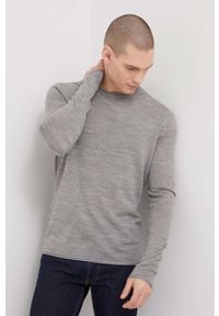 Only & Sons sweter męski kolor szary lekki. Okazja: na co dzień. Kolor: szary. Materiał: dzianina. Długość rękawa: długi rękaw. Długość: długie. Wzór: melanż. Styl: casual