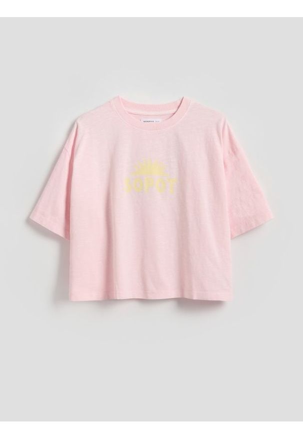 Reserved - Luźny t-shirt z nadrukiem - różowy. Kolor: różowy. Materiał: bawełna. Wzór: nadruk