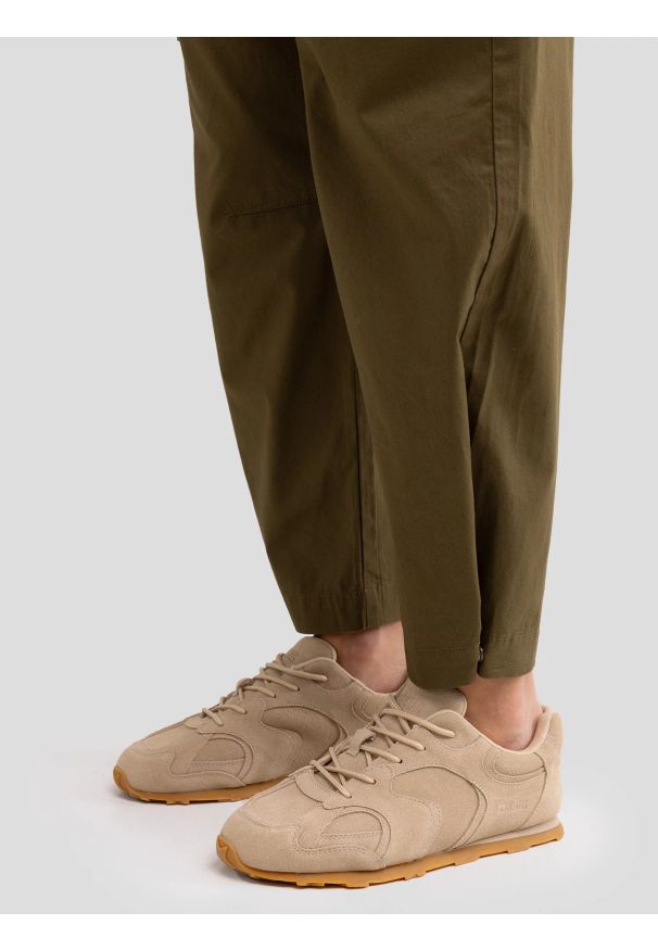 Big-Star - Spodnie damskie cargo z regulacją dołu nogawki khaki Katris 303. Okazja: na co dzień. Kolor: zielony. Materiał: jeans, tkanina, bawełna. Wzór: haft. Sezon: lato. Styl: casual, elegancki