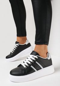 Born2be - Czarne Sneakersy na Platformie z Ażurowym Zdobieniem Jovieni. Kolor: czarny. Materiał: jeans. Wzór: ażurowy, aplikacja. Obcas: na platformie #2