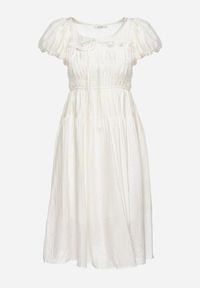 Born2be - Jasnobeżowa Rozkloszowana Sukienka z Bufiastymi Rękawami i Marszczoną Górą Vikkasha. Okazja: na co dzień. Kolor: beżowy. Typ sukienki: proste. Styl: elegancki, casual, retro #2