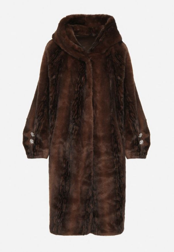 Born2be - Brązowy Elegancki Płaszcz Futerko z Kapturem i Ozdobnymi Guzikami Esilea. Okazja: na co dzień. Typ kołnierza: kaptur. Kolor: brązowy. Materiał: futro. Długość: długie. Wzór: aplikacja. Styl: elegancki