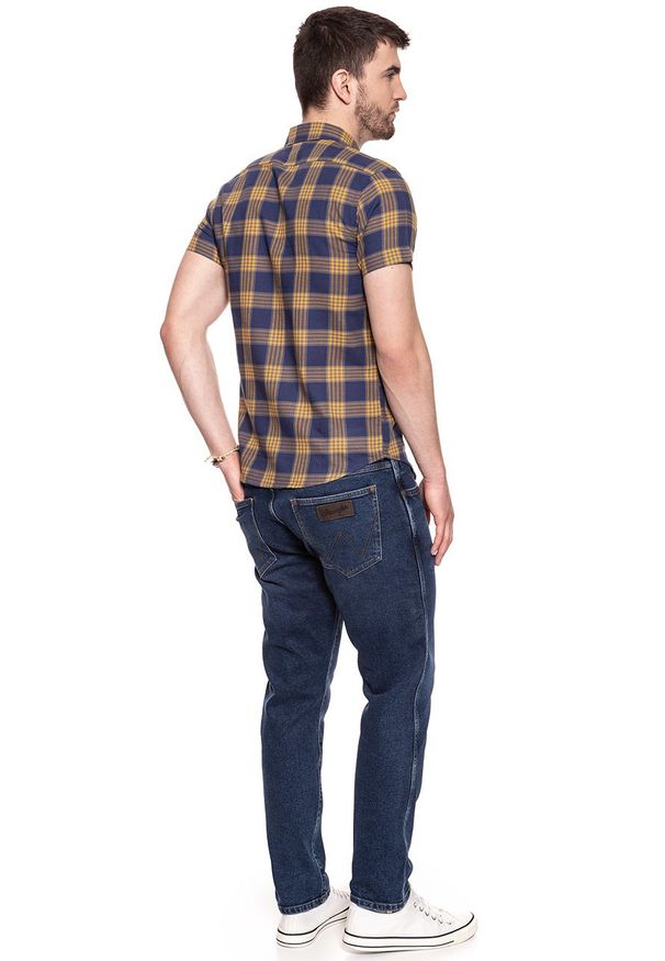Wrangler - KOSZULA MĘSKA KRÓTKI RĘKAW WRANGLER SS 1PKT SHIRT PATRIOT BLUE W5881OR5H 112129599. Długość rękawa: krótki rękaw. Długość: krótkie