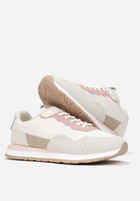 Renee - Biało-Różowe Sneakersy Zdobione Wstawkami z Imitacji Skóry Fayela. Kolor: różowy. Materiał: skóra. Wzór: aplikacja #4