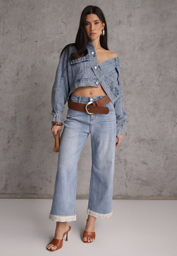 Renee - Niebieskie Jeansy z Bawełną i Koronką przy Nogawkach Neathlin. Okazja: na co dzień, do pracy. Stan: podwyższony. Kolor: niebieski. Wzór: koronka. Styl: casual