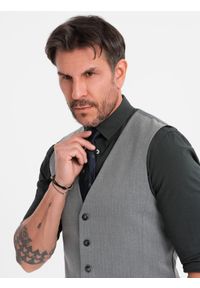 Ombre Clothing - Elegancka męska kamizelka w jodełkę SLIM FIT - szara V1 - Rozmiar: S. Okazja: na spotkanie biznesowe, do pracy, na co dzień. Typ kołnierza: golf. Kolor: szary. Materiał: tkanina, wiskoza, poliester, materiał, elastan. Wzór: jodełka. Styl: elegancki #3