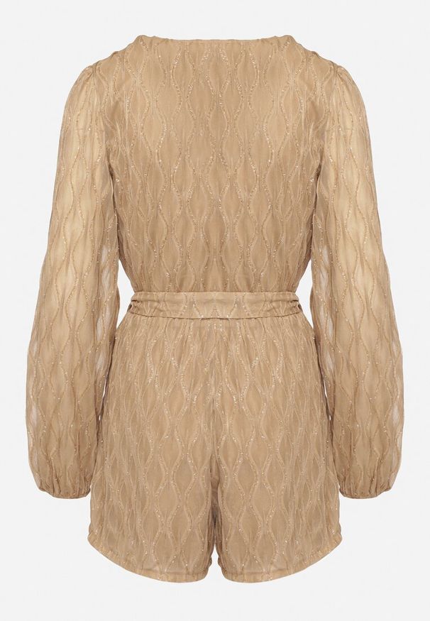 Born2be - Ciemnobeżowy Kombinezon o Kopertowym Kroju Zdobiony Błyszczącą Nitką i Wiązany w Pasie Venvina. Okazja: na co dzień. Kolor: beżowy. Materiał: skóra. Wzór: aplikacja. Styl: casual, elegancki