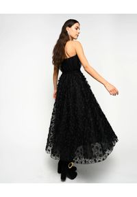 Pinko - PINKO - Czarna sukienka tiulowa Jonny. Kolor: czarny. Materiał: tiul. Długość rękawa: bez ramiączek. Wzór: haft, kwiaty. Typ sukienki: rozkloszowane #3