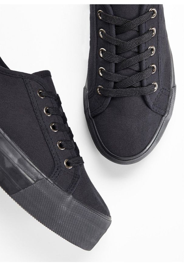 bonprix - Sneakersy na platformie z bawełnianego płótna. Kolor: czarny. Materiał: bawełna. Obcas: na platformie