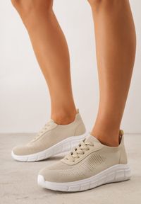 Born2be - Beżowe Dzianinowe Sneakersy na Grubej Podeszwie ze Żłobieniami Enolora. Okazja: na co dzień, na spacer. Kolor: beżowy. Materiał: dzianina. Szerokość cholewki: normalna. Sport: turystyka piesza, fitness #8