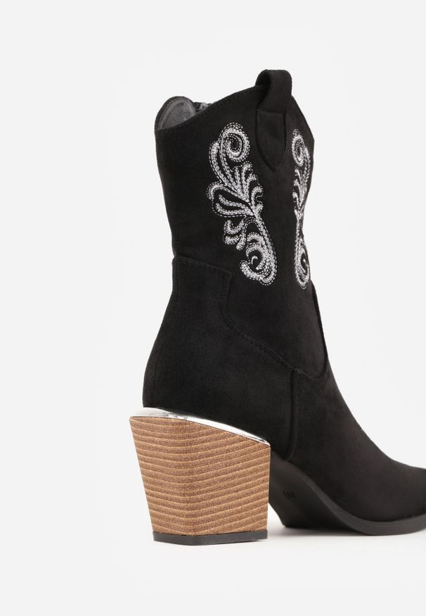 Renee - Czarne Botki w Stylu Kowbojek Vices na Stożku Ozdobione Haftem Xalfedi. Kolor: czarny. Materiał: jeans. Wzór: aplikacja, haft. Obcas: na stożku. Styl: elegancki. Wysokość obcasa: średni