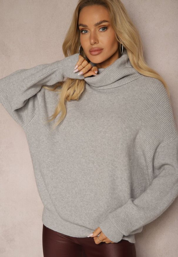 Renee - Szary Golf z Domieszką Wiskozy i Kaszmiru Azivara. Okazja: na co dzień. Typ kołnierza: golf. Kolor: szary. Materiał: wiskoza, kaszmir. Wzór: aplikacja. Styl: casual, elegancki