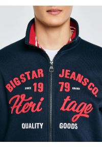 Big-Star - Bluza męska rozpinana z dużą aplikacją granatowa Shon 403. Okazja: na co dzień. Typ kołnierza: kołnierzyk stójkowy. Kolor: niebieski. Materiał: poliester, bawełna, dzianina. Wzór: aplikacja. Styl: casual #6