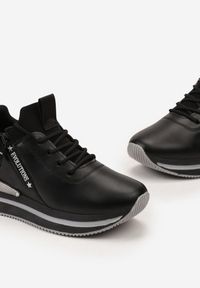 Born2be - Czarne Sneakersy Elorwin. Okazja: na co dzień. Nosek buta: okrągły. Kolor: czarny. Materiał: materiał, tkanina. Szerokość cholewki: normalna #3