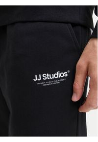 Jack & Jones - Jack&Jones Spodnie dresowe Kane Soho 12278943 Czarny Regular Fit. Kolor: czarny. Materiał: bawełna #7