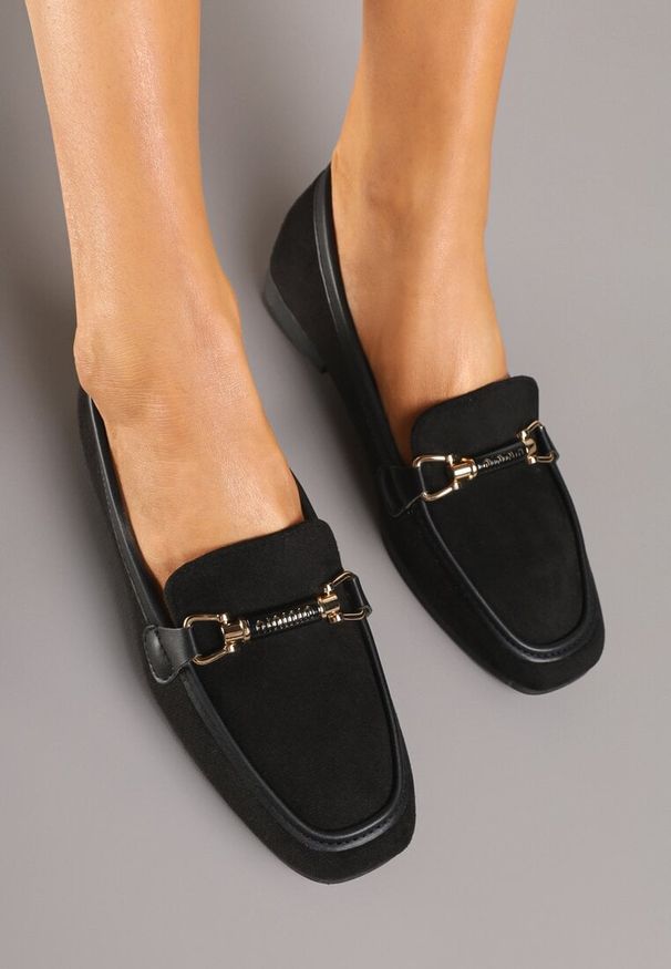 Born2be - Czarne Mokasyny Loafersy z Klamerką Esseria. Kolor: czarny. Sezon: jesień, wiosna. Styl: klasyczny