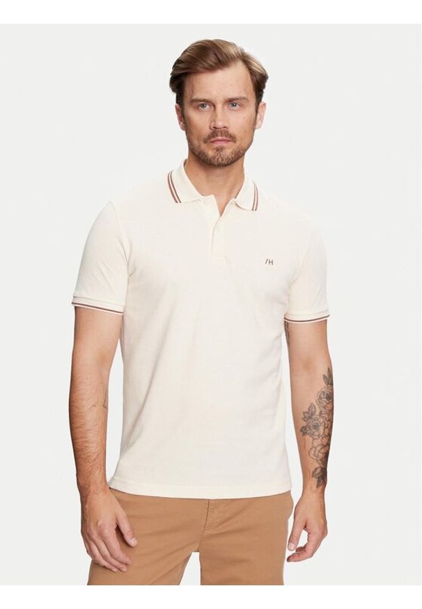 Selected Homme Polo 16087840 Beżowy Regular Fit. Typ kołnierza: polo. Kolor: beżowy. Materiał: bawełna