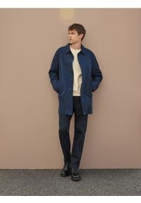 Reserved - Płaszcz z wodoodpornej tkaniny - granatowy. Kolor: niebieski. Materiał: tkanina #1