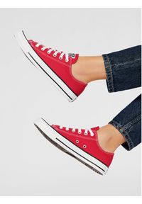 Converse Trampki Chuck Taylor All Star Ox M9696C Czerwony. Kolor: czerwony. Materiał: materiał