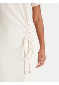 Patrizia Pepe Sukienka koktajlowa 8A1596/A701-W409 Écru Regular Fit. Materiał: syntetyk. Styl: wizytowy #2