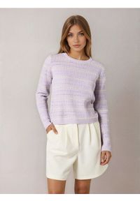 Sinsay - Ażurowy sweter w paski - fioletowy. Kolor: fioletowy. Wzór: ażurowy, paski #1