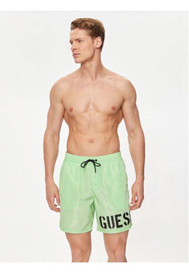 Guess Szorty kąpielowe F4GT28 WG292 Zielony Regular Fit. Kolor: zielony. Materiał: syntetyk