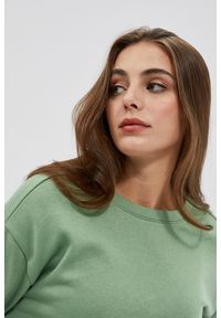 MOODO - Bluza z dekoltem na plecach oliwkowa. Kolor: oliwkowy. Materiał: bawełna, poliester #1