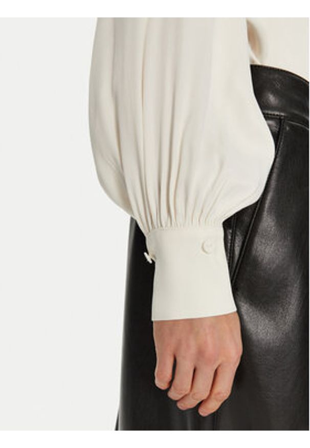 ACCESS FASHION Koszula 44-7044-198 Biały Relaxed Fit. Kolor: biały. Materiał: wiskoza