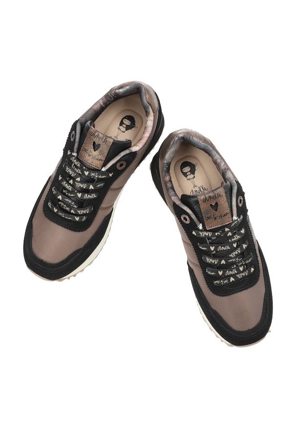 Brązowe Sneakersy Anekke Modne Obuwie Damskie Na Platformie. Okazja: na co dzień. Zapięcie: sznurówki. Kolor: czarny. Materiał: materiał. Obcas: na platformie. Styl: casual