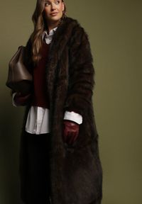 Born2be - Brązowy Długi Płaszcz Futrzany z Kołnierzem Banisse. Okazja: na co dzień. Kolor: brązowy. Materiał: futro. Długość: długie. Styl: klasyczny, casual, elegancki #5