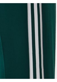 Adidas - adidas Spodnie dresowe Beckenbauer JV7395 Zielony Regular Fit. Kolor: zielony. Materiał: bawełna #2