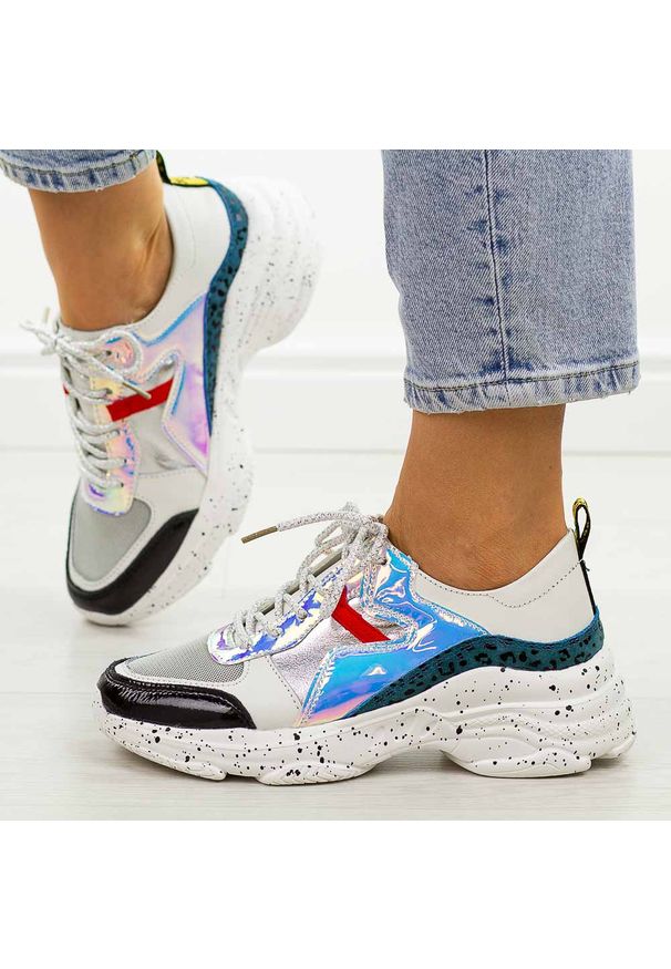 Białe sneakersy damskie T.Sokolski W20-05. Kolor: biały. Materiał: skóra. Obcas: na obcasie. Wysokość obcasa: średni