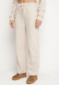 Born2be - Beżowy Bawełniany Komplet Dresowy z Bluzą i Spodniami Zansira. Kolor: beżowy. Materiał: bawełna, dresówka #4