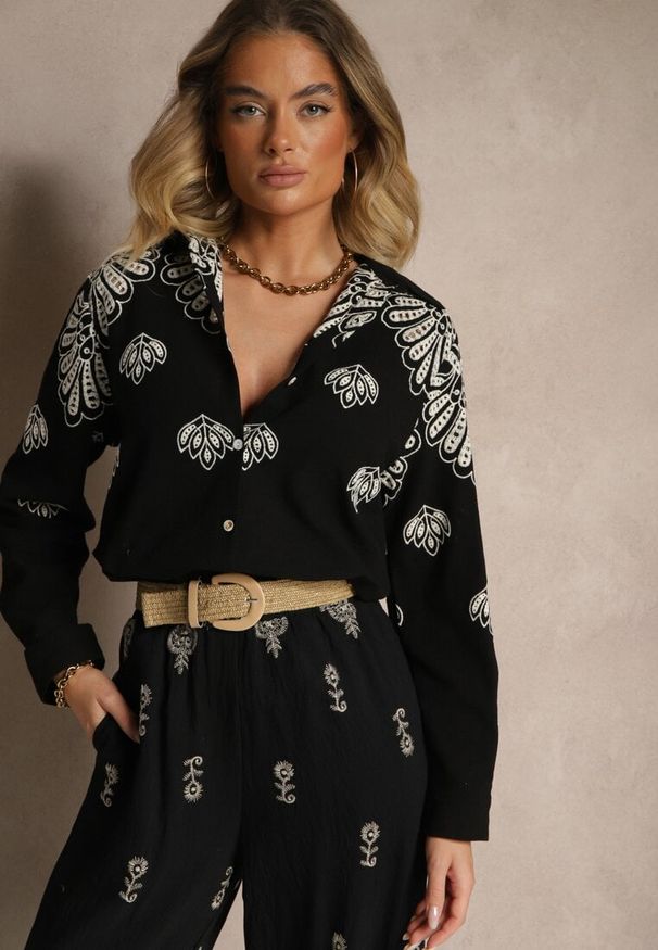 Renee - Czarna Koszula z Bawełny Zdobiona Haftem z Ażurowymi Wycięciami Nevorelle. Okazja: na co dzień. Typ kołnierza: kołnierzyk klasyczny. Kolor: czarny. Materiał: bawełna. Długość rękawa: długi rękaw. Długość: długie. Wzór: haft, ażurowy, aplikacja. Styl: klasyczny, casual, elegancki