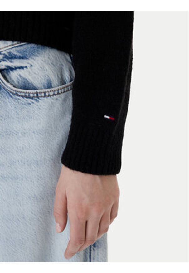 Tommy Jeans Sweter 85 Varsity DW0DW22033 Czarny Regular Fit. Kolor: czarny. Materiał: syntetyk