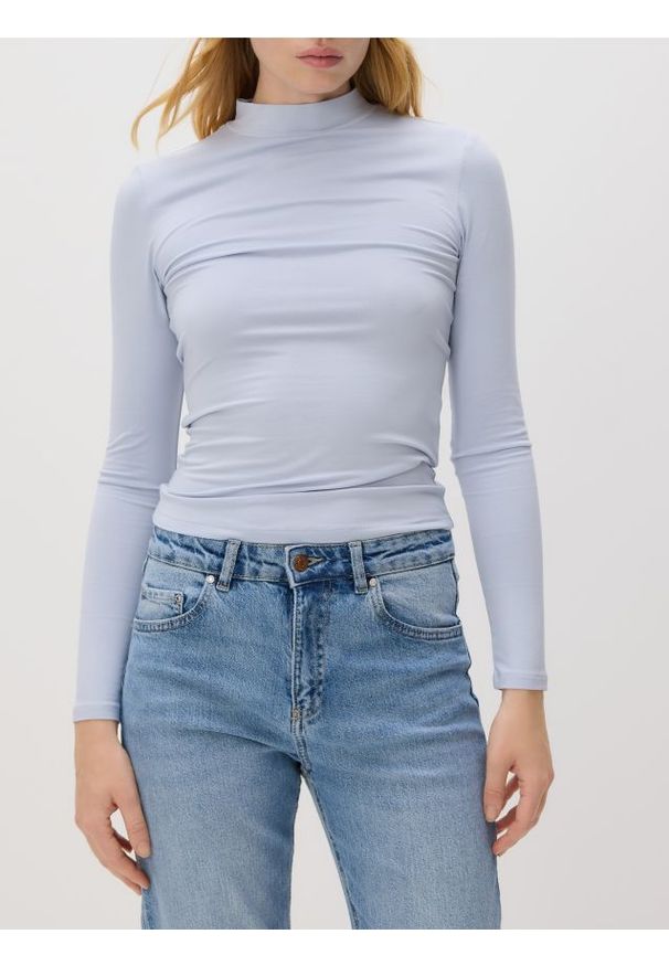 Reserved - Longsleeve z włóknami bambusowymi - jasnoniebieski. Kolor: niebieski. Materiał: włókno. Długość rękawa: długi rękaw