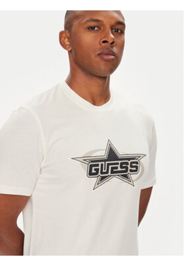 Guess T-Shirt Z5YI02 I3Z14 Biały Regular Fit. Kolor: biały. Materiał: bawełna
