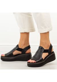 Czarne skórzane sandały damskie T.Sokolski 408. Okazja: na co dzień. Kolor: czarny. Materiał: skóra. Sezon: wiosna, lato. Obcas: na platformie. Styl: casual, elegancki #1