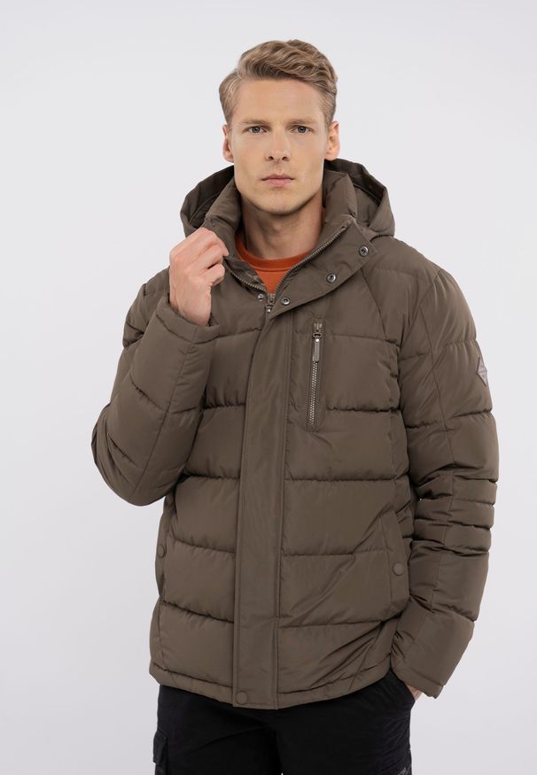 Volcano - Ciepła kurtka J-MASK. Okazja: na co dzień. Typ kołnierza: kaptur. Kolor: brązowy. Materiał: guma, materiał, włókno, syntetyk, puch. Wzór: napisy, aplikacja. Sezon: zima. Styl: klasyczny, casual