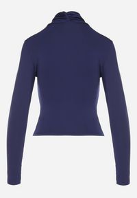 Born2be - Granatowa Bluzka z Półgolfem Ozdobiona Drapowaniem Binare. Okazja: na co dzień. Kolor: niebieski. Materiał: jeans, wiskoza. Wzór: aplikacja. Styl: klasyczny, elegancki, casual